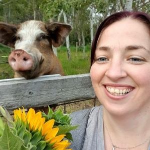 Meet your Posher, Laura